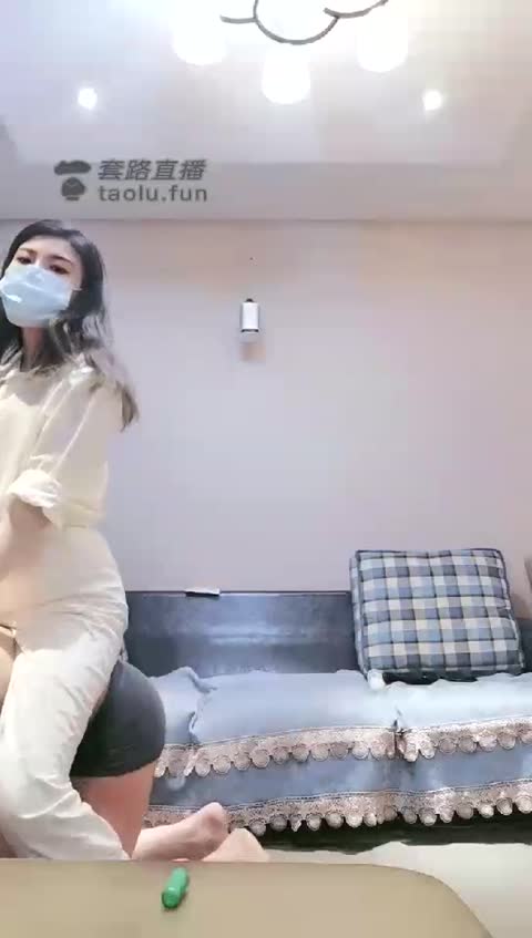 2044.【羽唯女神】鞭打，遛狗，舔脚【36分钟】【标清】-女神之家