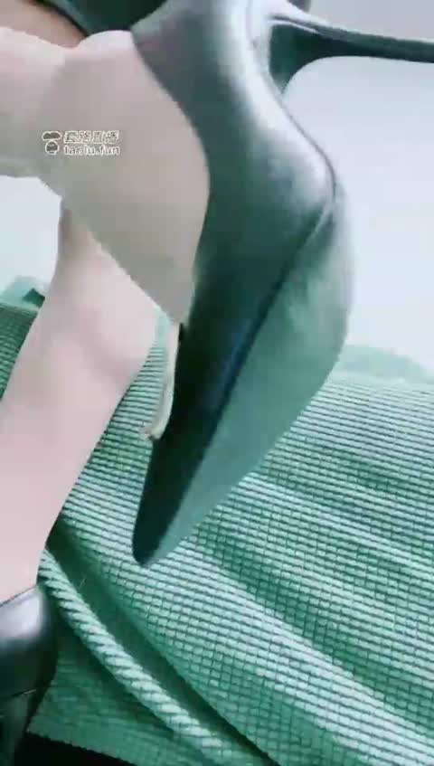2595.【美离子S】第一视角红绿灯×2，羞辱发骚狗【57分钟】【标清】-女神之家