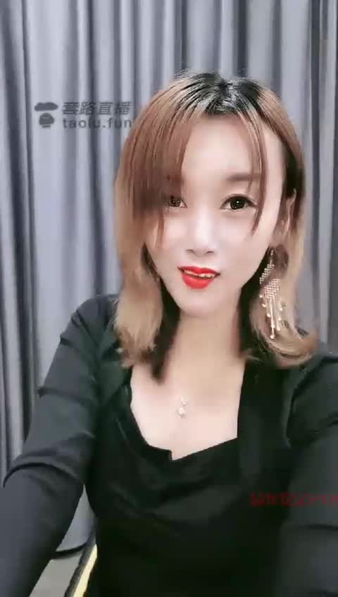 3180.【林夕女王】美女脚踩狗脸聊天【54分钟】【标清】-女神之家