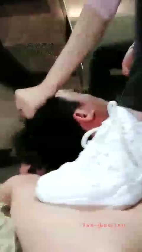 3584.【多多S】脚耳光+揪耳朵专场+小白鞋踩脸【30分钟】【标清】-女神之家