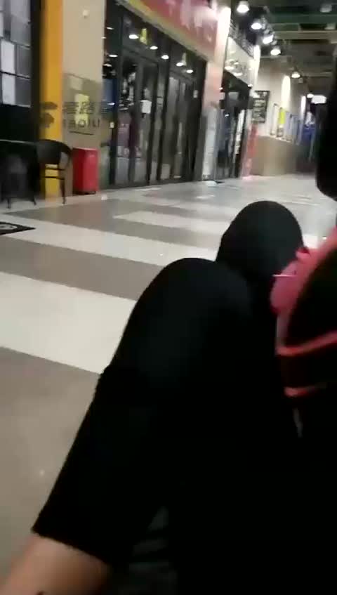 3992.【都市艳主】商场遛狗吃脚【36分钟】【标清】-女神之家
