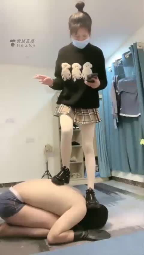 4231.【希希S】认主调教，暴力耳光，踩头，口水羞辱【12分钟】-女神之家