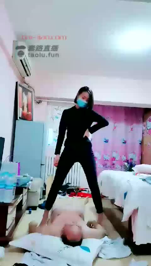 4420.【蜘蛛女王】青春美女玩老狗，棉袜，骑马，口水【22分钟】【标清】-女神之家
