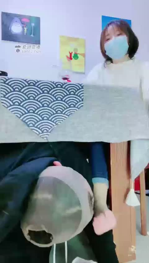 4602.【美离子S】餐桌和窝囊废男友吵架，最后磕头舔脚讨好我【32分钟】【标清】-女神之家