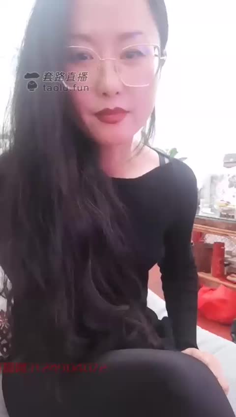 4986.【女王菲主】特写拧耳朵舒筋活血【68分钟】【标清】-女神之家