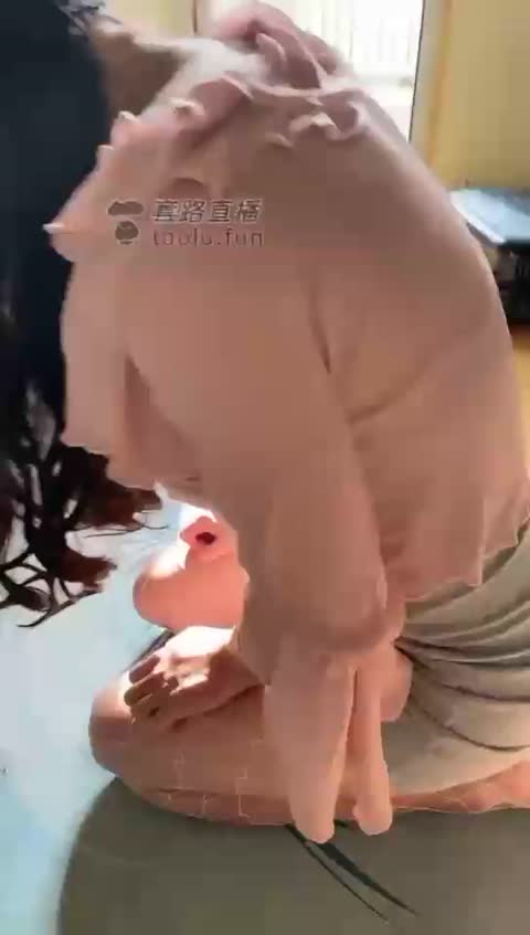 5207.【碧凡大咖】舔脚羞辱，粗口不要脸的大女儿【16分钟】【标清】-女神之家