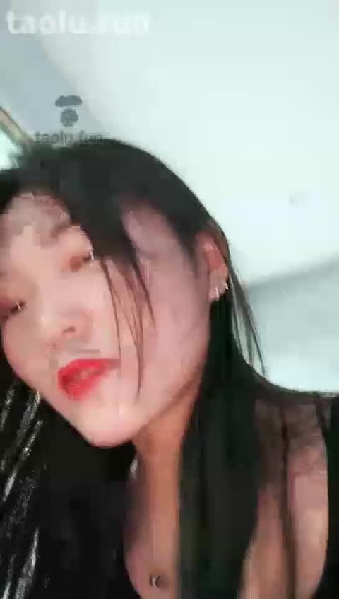 00小主  露脸调教 帆布鞋棉袜牛奶洗脚-女神之家