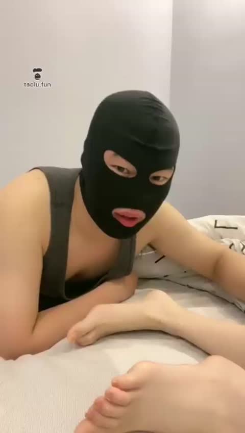 星黛露 居家女舔脚叫醒服务  赏浓痰晨尿吞漱口水-女神之家