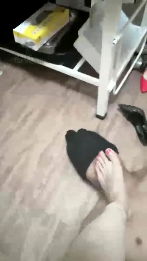 西安雪瑶大大 踢裆 耳光 脚深喉 教训乱说话的狗子-女神之家
