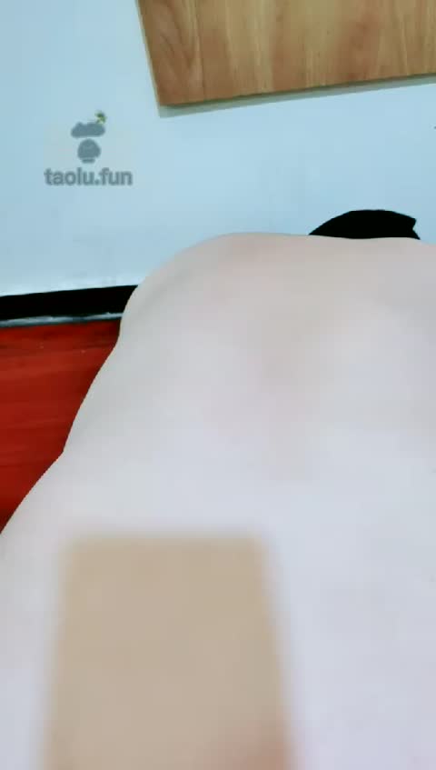 野蛮公主 高清 贱货半夜爬过来犯贱-女神之家