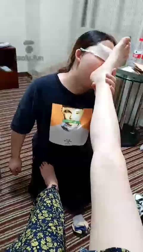 哈宝 第一次圣水胖母狗 后半部分-女神之家