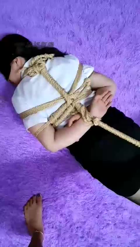 宁波慈溪余姚蝶恋花 高清 捆绑母狗-女神之家