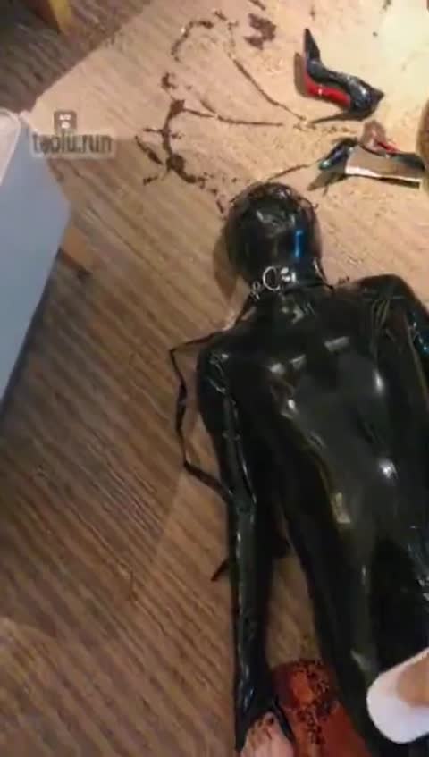 摇摇殿下 你太骚 胶衣调教贱狗-女神之家