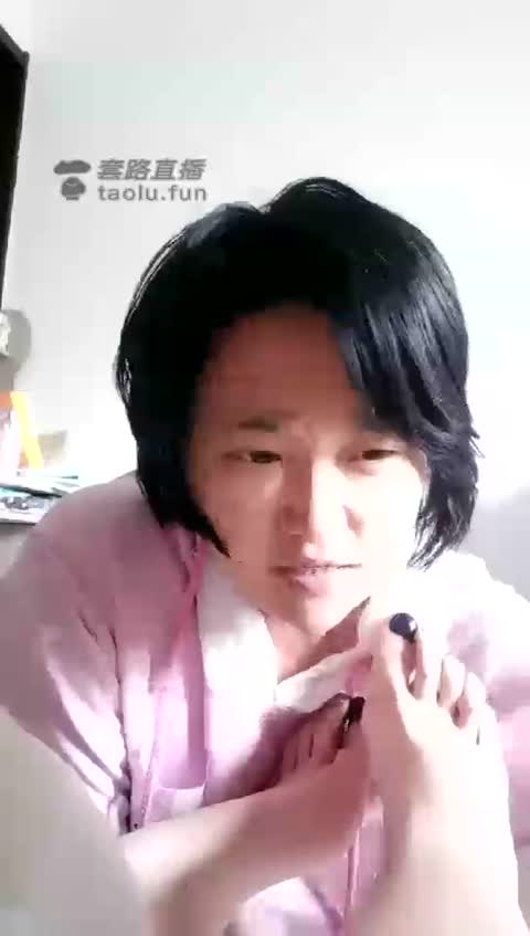 曦宝贝 女m大早上犯贱了 在舔主人脚脚-女神之家