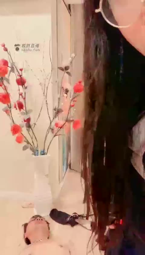 无情大人 高清 在我手心里也在我脚下带你们-女神之家