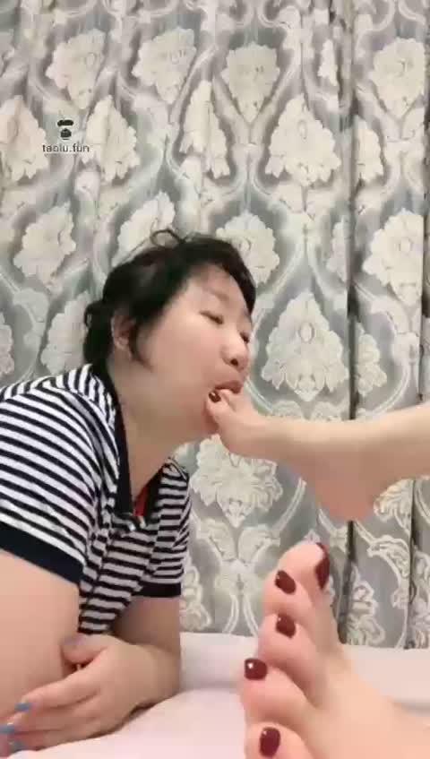 歌迪丝 高清 离开大连前女奴最后的侍寝  口舌屁眼脚-女神之家
