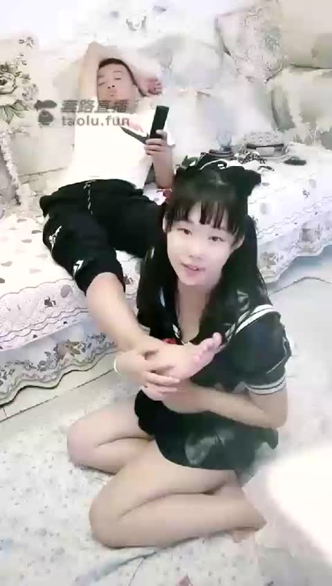 熏衣茶 男主：爸爸的学生女脚奴-女神之家