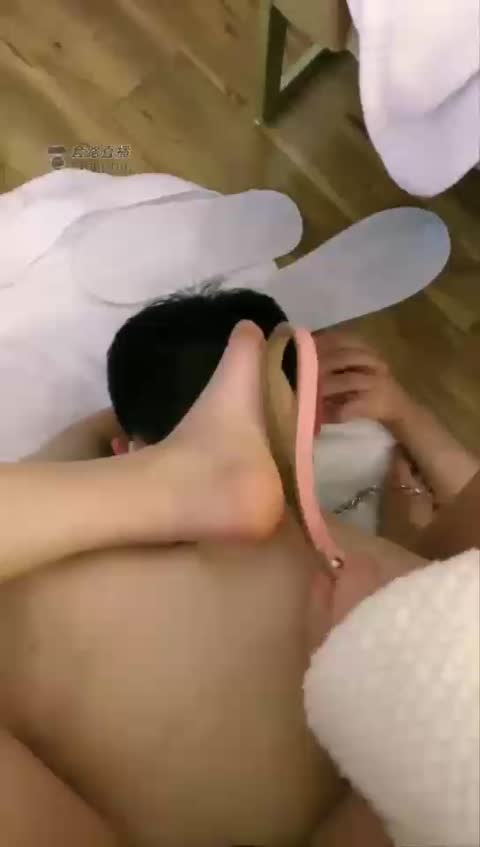 薇娅大小姐 长腿主人 裸足 踩脚垫奴 1-女神之家