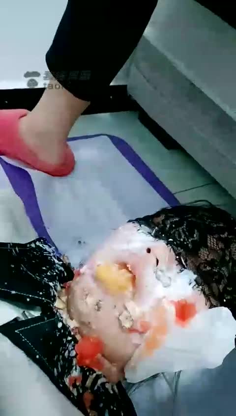 郑州夕颜 高清 女女挑战呕吐物-女神之家