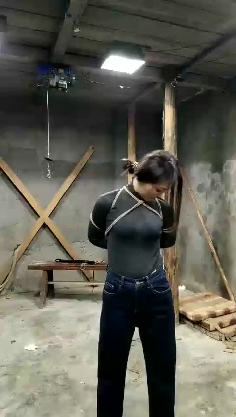 青青美少女 女王虐老狗-女神之家