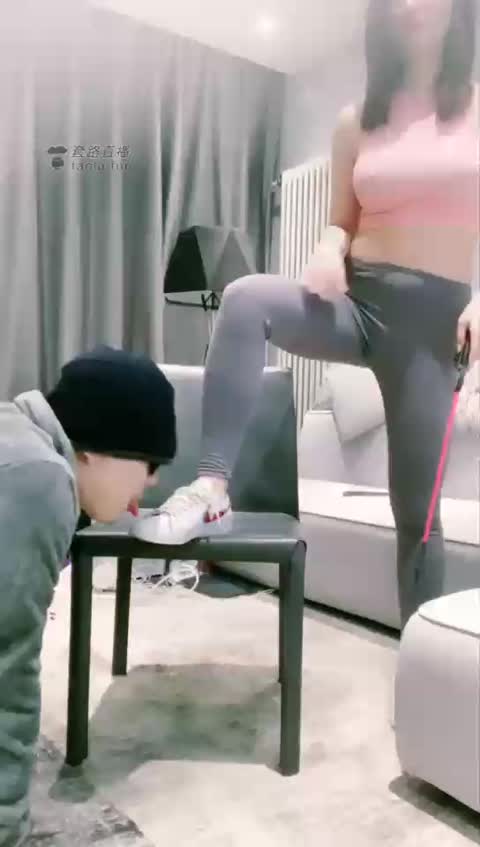 久玄 健美裤 脏运动鞋 脏棉袜 贱狗的嘴变洗衣机-女神之家