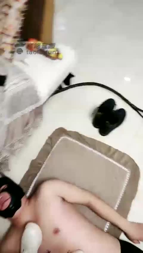 啊眸 白靴玩狗狗 下）舔鞋 舔黑丝 脚耳光 足虐-女神之家