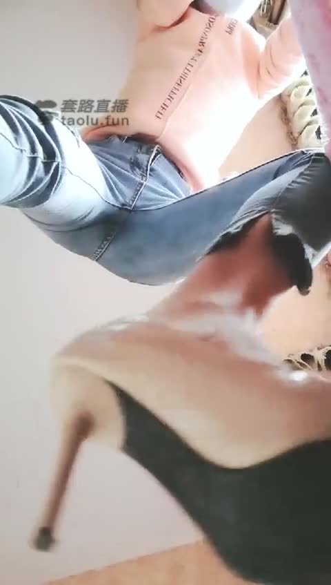 多多 难得的胯下视角 来贴脸啊-女神之家
