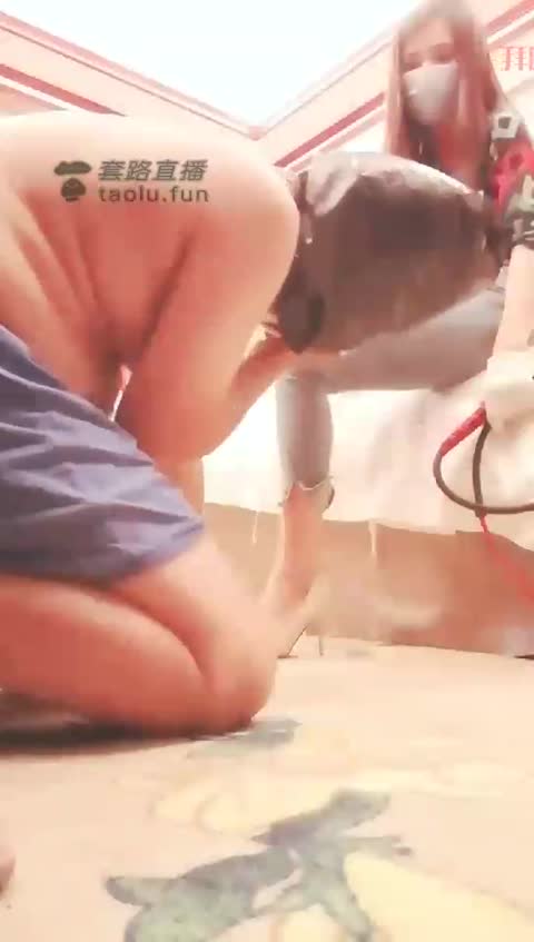 多多 牛仔裤高跟调奴 强制舔脚-女神之家
