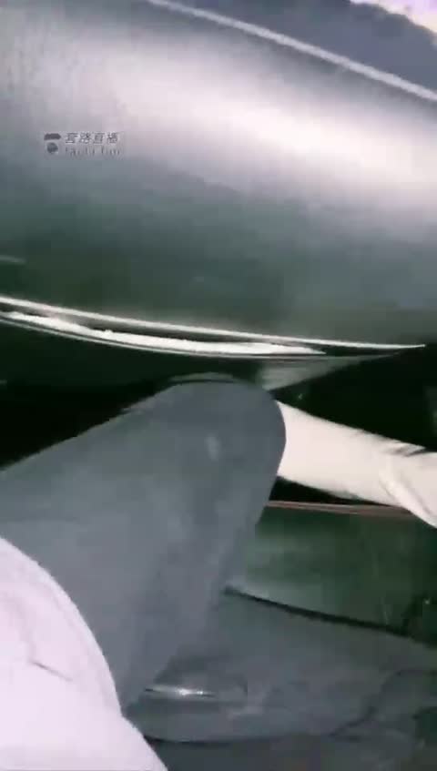 女M安蔓 车里开发素人一枚 舔她的脚-女神之家