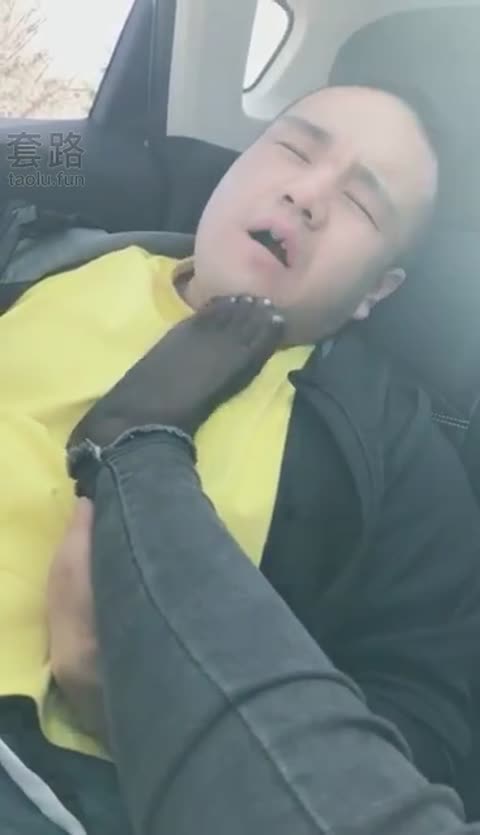 冷柔 车内小白鞋黑丝高跟挑逗司机-女神之家