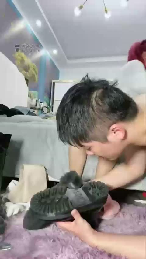 猫熙 脏鞋底 嚼棉袜 窒息 耳光 骑马-女神之家