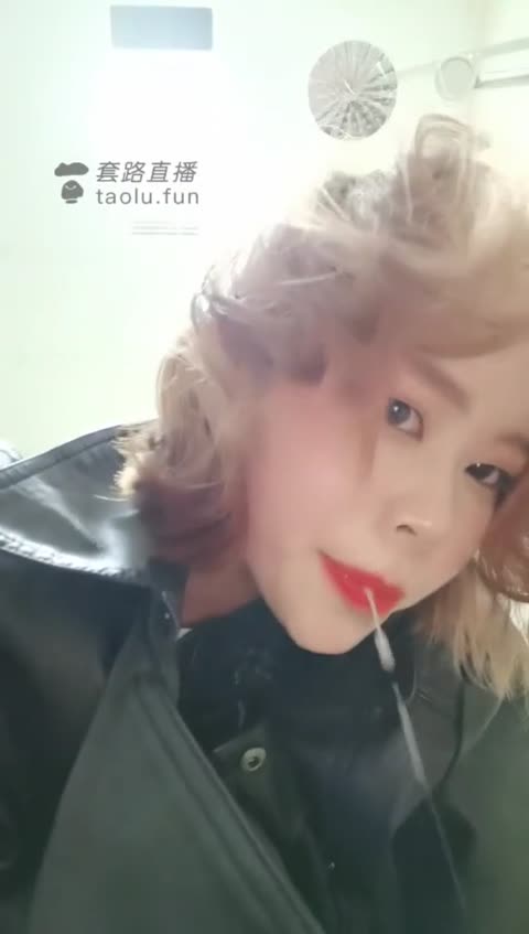 白桃 剧情 红绿灯 强迫罪犯狗当马桶 榨两次-女神之家
