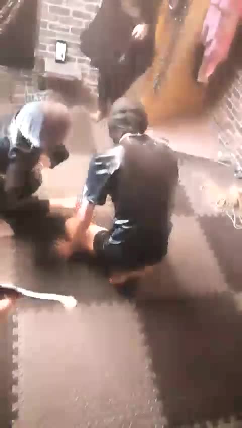 美煞娇爷 重度鞭抽 捆绑 悬吊 重刑脚链-女神之家