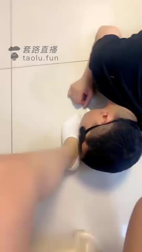 沐清忧和昕昕 文文闻原味还挨踹 被两姐妹轮流踢踹-女神之家