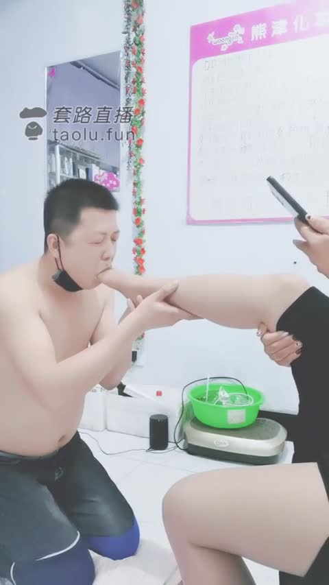 魔蝎女王 开发我家小白 舔脚 丝足深喉 抽脚心-女神之家