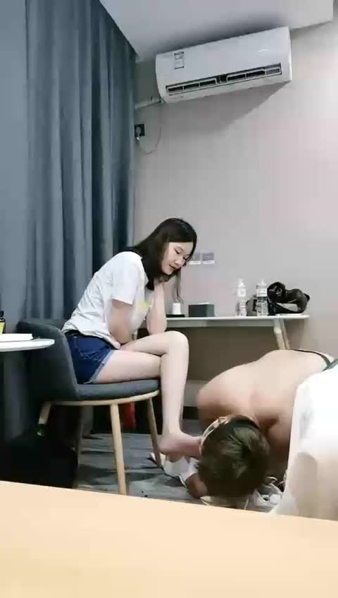 可艾 开发第一次被调的新狗 耳光滴蜡口水肛塞坐险直接圣水-女神之家