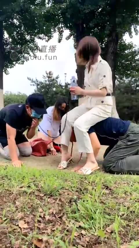 茹雪 户外遛狗骑马比赛-女神之家