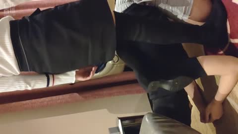 恋兮情侣主 贱奴跪趴着伺候夫妻爱爱-女神之家