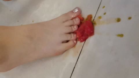 舒钰 同好共享 线下视频 最贱狗 踩水果脚喂-女神之家