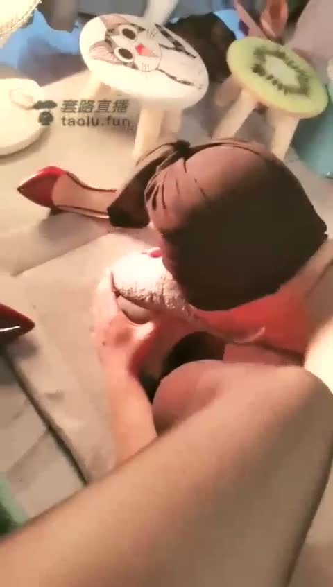 舒钰 同好共享 私人线下 狂舔臭丝足-女神之家