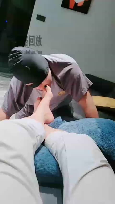 蜜桃儿 客厅调教-女神之家