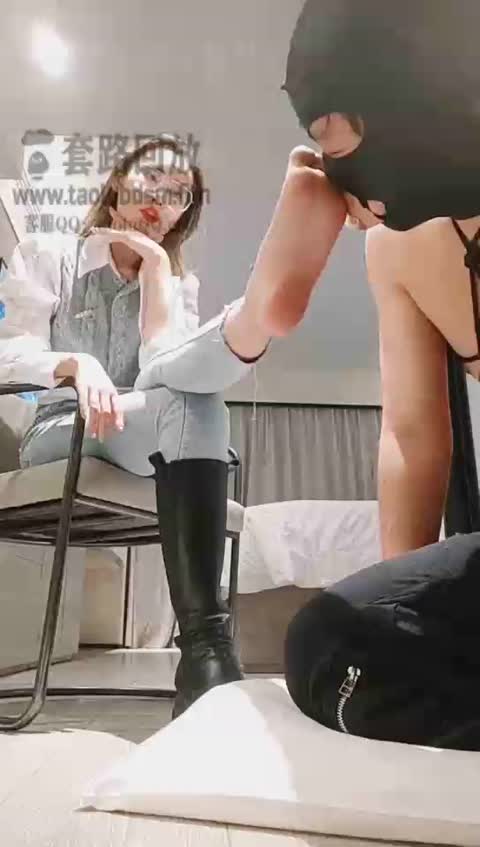 二宝 暴虐口嗨狗 耳光 口水 闻舔脚-女神之家