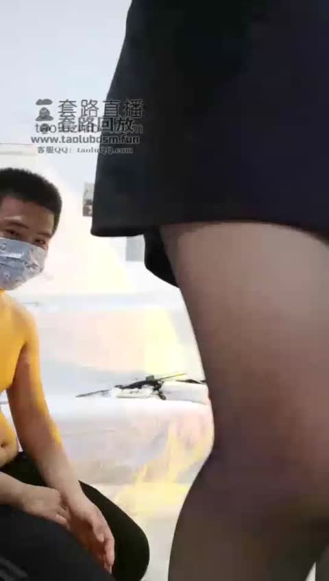 木秋夜深了 超暴力刑奴专场耳光踢裆鞭打木乃伊深喉食物混合圣水-女神之家