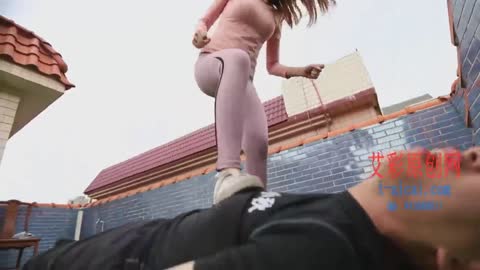微希 打倒猥琐健身教练-女神之家