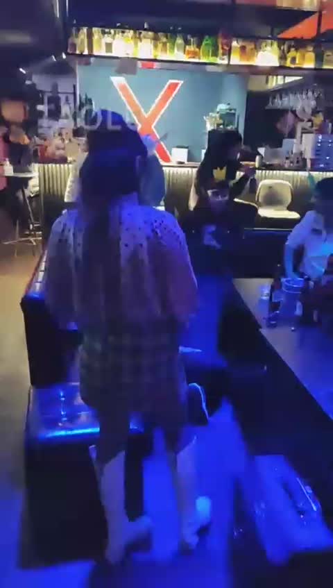 乐爷 SM酒吧调教-女神之家