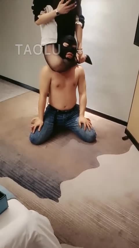 丹祖宗 重度踩踏 口水 耳光 圣水 深喉 踩食-女神之家