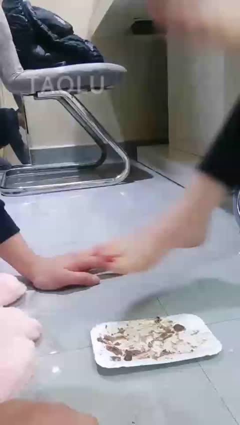 微希女神 第一视角 裸足舔脚 喂食-女神之家