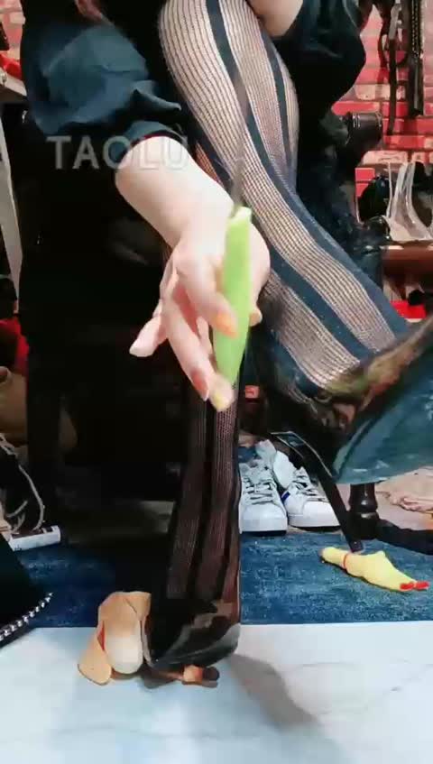 美柠 第一视角 红绿灯 榨净再阉割 羞辱场-女神之家