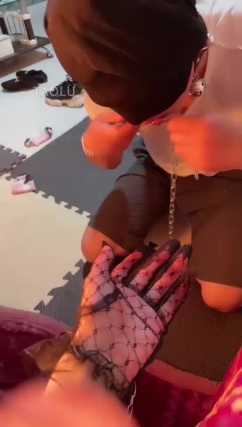 鸾月小主 狗戴锁第10天-女神之家