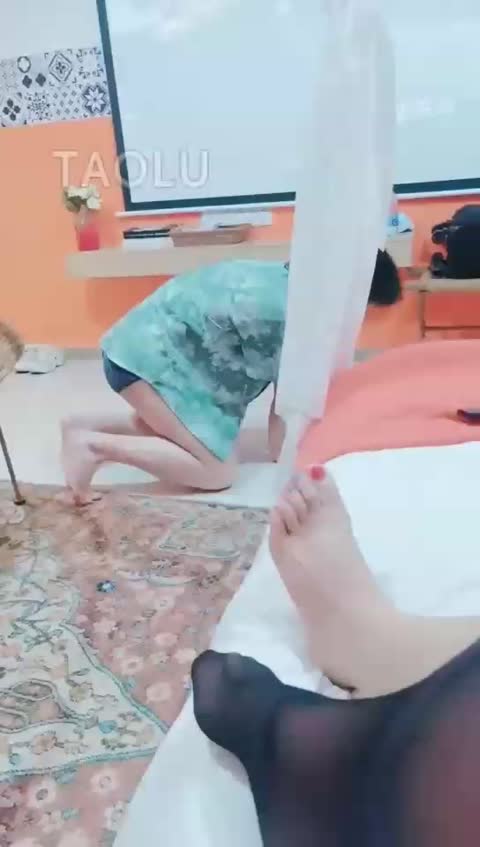长沙雪王 令天把英语老师变成我的狗-女神之家